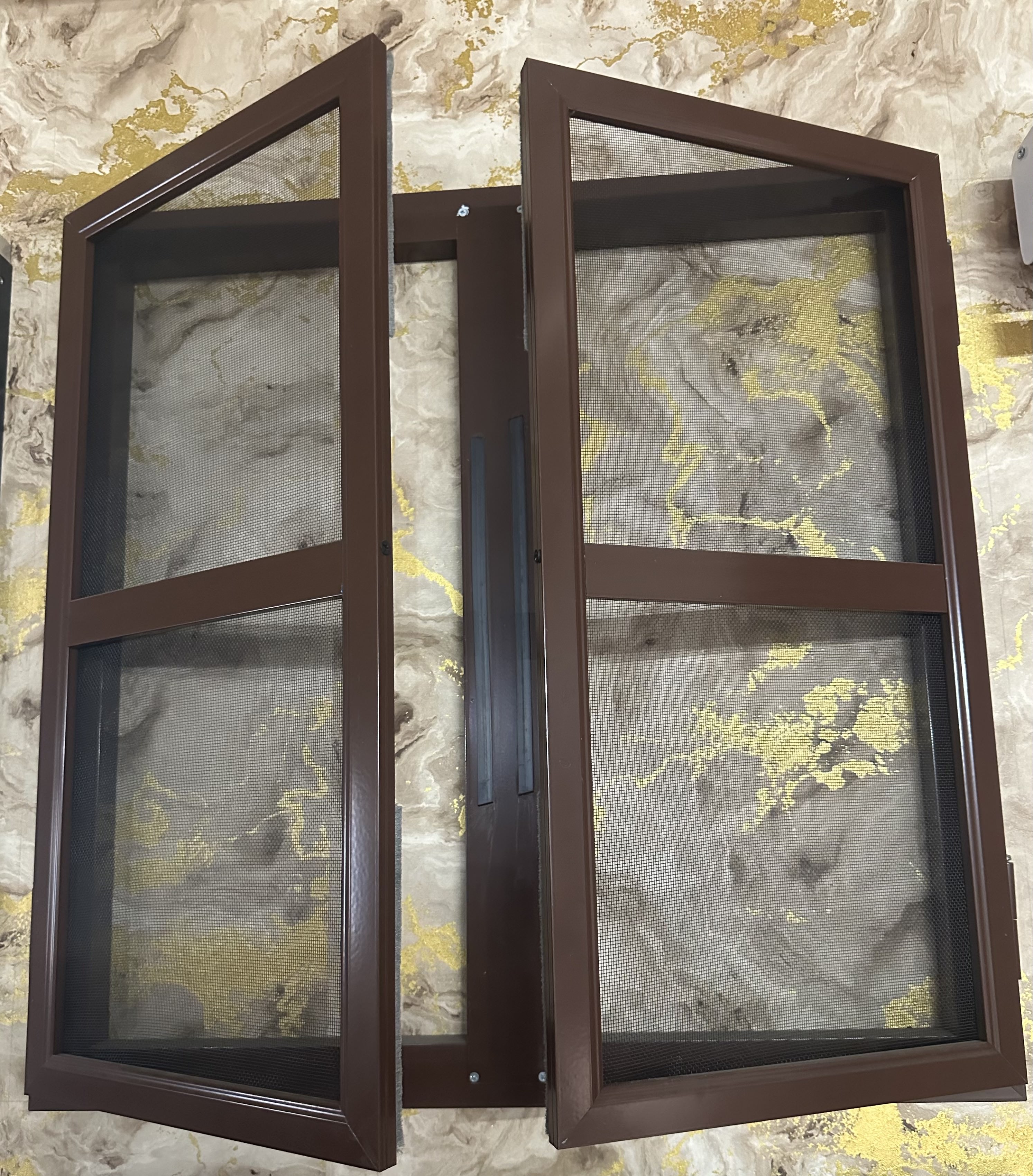 Magnetic Window